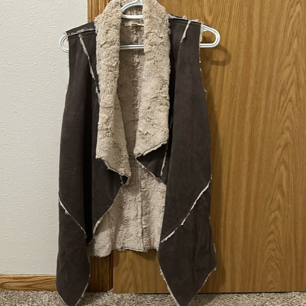 New with out tags suede vest